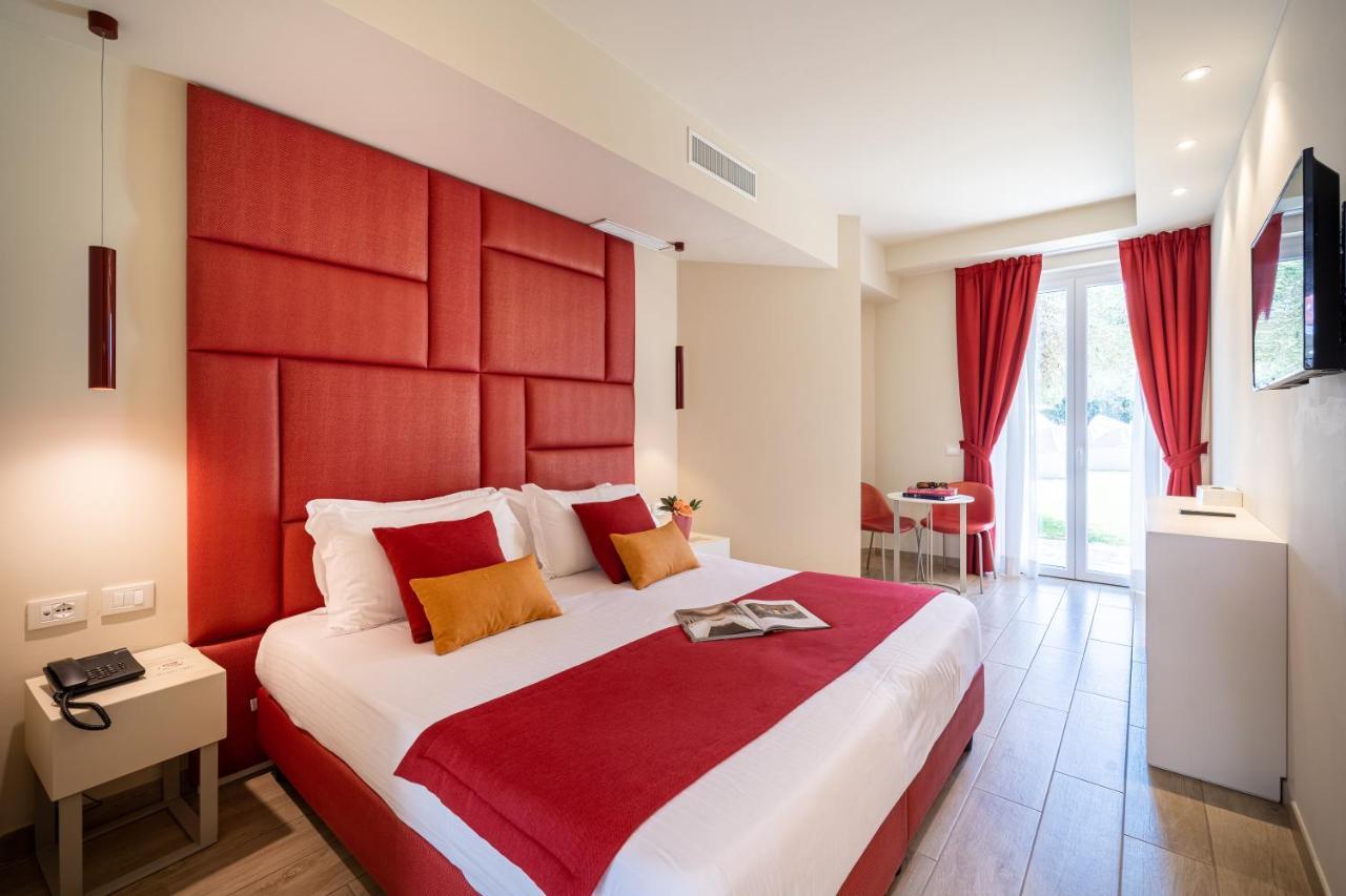 Hotel Villa Garuti Padenghe sul Garda Exterior foto